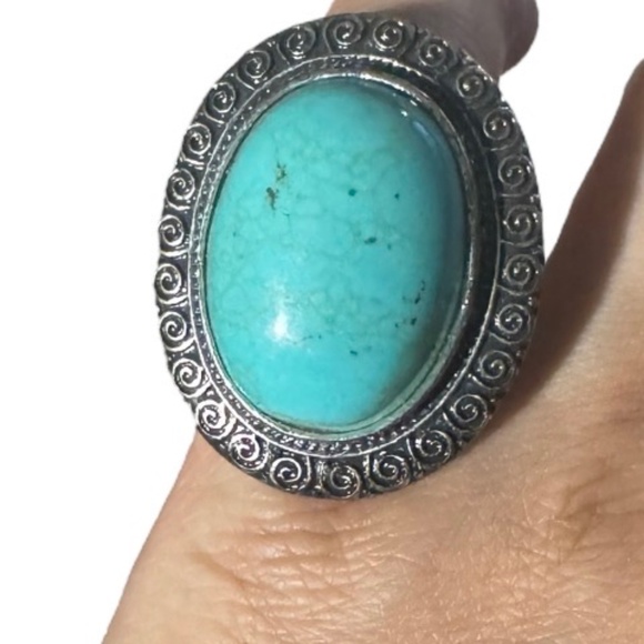 VINTAGE Turquoise Silver Toned Spiral Oval Ring - Picture 1 of 4